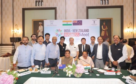 विश्व की जूता राजधानी के रूप में लाॊन्च हुआ आगरा: पियूष गोयल और मैक्ले की मौजूदगी में निर्यात और निवेश के नए युग की शुरुआत, अंतरराष्ट्रीय मंच पर मजबूत दावेदारी