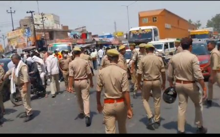 आगरा के एत्मादपुर में हाईवे पर मौत का कहर: डंपर ने बाइक को मारी टक्कर, महिला की मौत, गुस्साए परिजनों ने लगाया जाम, आरोप-आधा घंटे तक लाश सड़क पर पड़ी रही, जाम लगने के बाद पहुंची पुलिस, खूनी तिराहा बन चुका है हाईवे का यह स्पॊट, एलीवेटेड रोड के बगैर समस्या का समाधान संभव नहीं