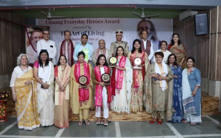 गुमनाम सेवा को मिला सम्मान: आगरा में ‘अनसंग हीरोज़’ को सलाम, मानवता के नायकों का अभिनंदन