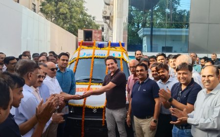 दान में मिली आधुनिक ईको एम्बुलेंस, हेल्प आगरा का बेड़ा और हुआ मजबूत
