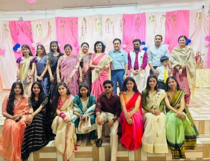 रंगारंग प्रस्तुतियों के बीच भावुक विदाई और जोश भरा स्वागत: आगरा कॊलेज के जंतु विज्ञान विभाग में यादगार समारोह