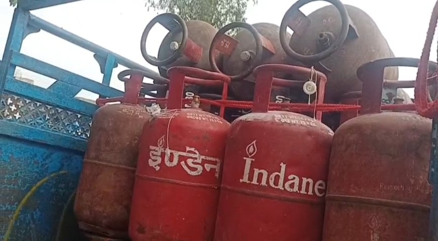 धनौली में इंडेन सिलेंडरों का घर में भंडारण किया जा रहा था, आक्रोशित लोगों ने किया हंगामा