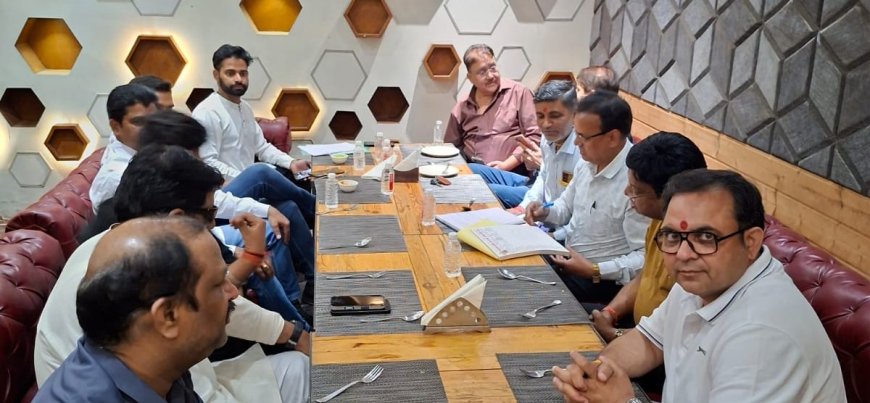 आगरा के सर्राफा व्यापारी बोले- नगर निगम भेदभावपूर्ण टैक्स वापस ले, नहीं तो सड़क पर उतरेंगे