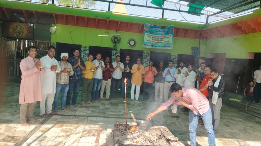 सीकरी में सोमवार के तीन घटनाक्रम: शिक्षकों ने मंदिर में की टीईटी से मुक्ति के लिए प्रार्थना, मस्जिद के पास आग से मची अफरा-तफरी, गौशाला में गाय के अवशेष मिलने पर प्रशासन बजरंगी आक्रोशित