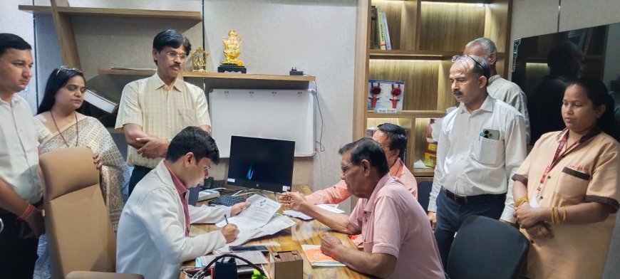 मुफ्त इलाज से राहत की सांस: शिविर में सैकड़ों मरीजों को मिला उपचार, आयुष्मान कार्ड भी बनाये गये