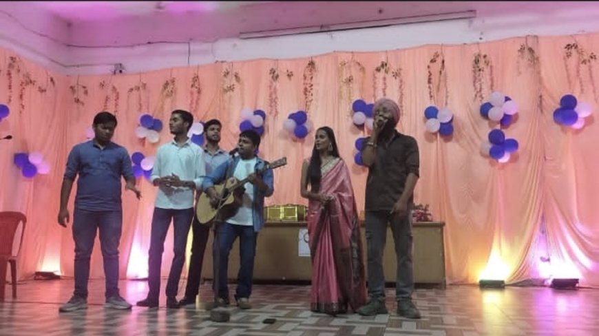 विदाई में छलके जज़्बात: आगरा कॉलेज में रंगारंग समारोह, यादों और सपनों का भावुक संगम