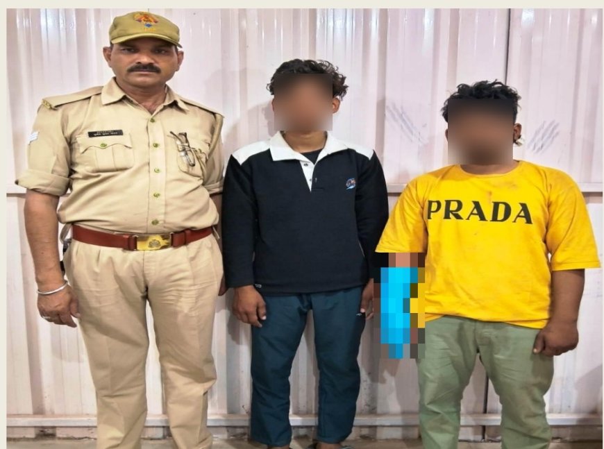 आगरा के अछनेरा क्षेत्र में सोती किशोरी को उठाकर सुनसान प्लॉट में ले जाकर दुष्कर्म की कोशिश करने वाले दोनों दरिंदे पुलिस ने धर दबोचे, एक आरोपी आपत्तिजनक फोटो और वीडियो से ब्लैकमेल कर पिछले छह महीने तक नाबालिग से दुष्कर्म करता रहा