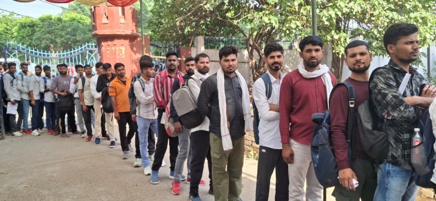 आगरा में होमगार्ड की लिखित परीक्षा शुरू, तीन दिन तक हर रोज दो पालियों में होगी परीक्षा, हर रोज हजारों की अतिरिक्त भीड़ से यातायात व्यवस्था चरमराने का खतरा!