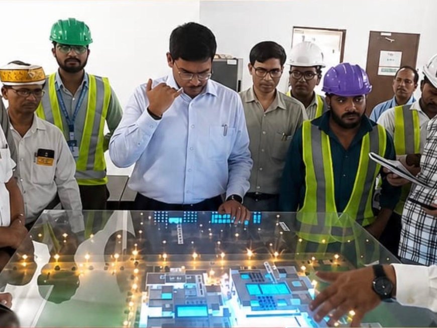 आगरा में डीएम के सख्त तेवर,एसएन का किया औचक निरीक्षण, निर्माण कार्य में तेजी के दिए आदेश