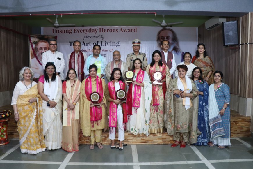 गुमनाम सेवा को मिला सम्मान: आगरा में ‘अनसंग हीरोज़’ को सलाम, मानवता के नायकों का अभिनंदन