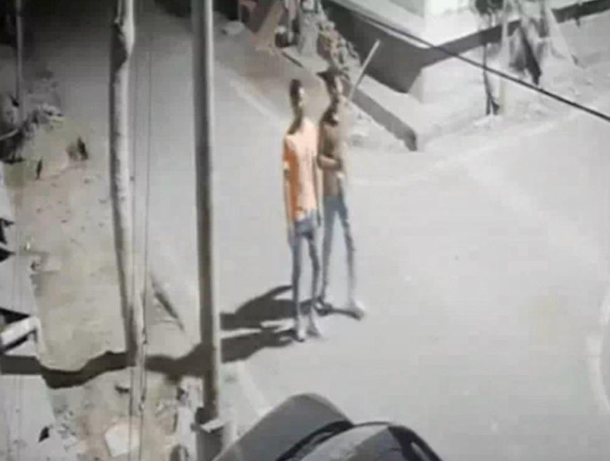 शादी में गया परिवार, सूने घर पर चोरों का धावा, सीसीटीवी में कैद हुई लाखों की चोरी