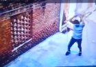 मासूम पर दरिंदगी की इंतहा! सीसीटीवी में कैद हुई हैवानियत, बच्चे को बार-बार जमीन पर पटकता दिखा आरोपी, शिकोहाबाद में मासूम की हत्या का वीडियो सामने आते ही लोगों में भारी गुस्सा, उठाई फांसी की मांग