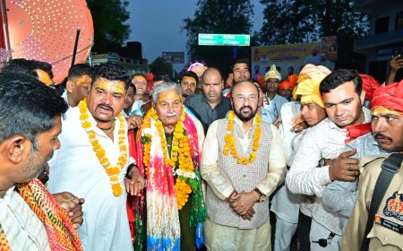 परशुराम जयंती पर भव्य शोभायात्रा, श्रद्धा, शंखध्वनि और जयघोष से गूंजा शमसाबाद