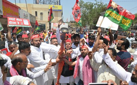 स्मार्ट मीटर के खिलाफ आगरा में समाजवादी पार्टी का बड़ा विरोध प्रदर्शन, पुरानी व्यवस्था बहाल न हुई तो आंदोलन तेज होगा