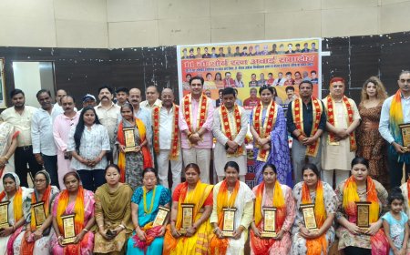 शौर्य को सलाम, आगरा विश्वविद्यालय में शौर्य रत्न अवार्ड समारोह भावुक माहौल में सम्पन्न