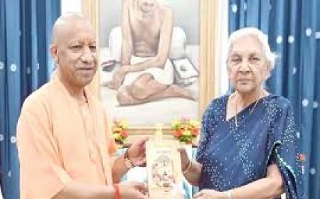 यूपी में कैबिनेट विस्तार की चर्चा तेज, राज्यपाल से मिले सीएम योगी, छह नए चेहरों को लेने की अटकलें