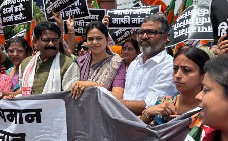 सपा सांसद अजेंद्र लोधी के बयान से चढ़ा सियासी पारा, आगरा में भाजपा का जोरदार प्रदर्शन