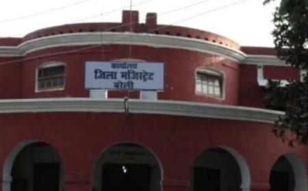 बरेली में तूफान का कहर, चार मौतें और 30 मकान क्षतिग्रस्त, डीएम ने बांटी राहत राशि, घायलों से मिले