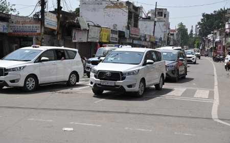 बरेली में मोदी-योगी की अपील पर भारी पड़ा वीआईपी प्रोटोकॉल, शहर में पर्यटन मंत्री के काफिले में दिखीं दर्जन भर से ज्यादा गाड़ियां