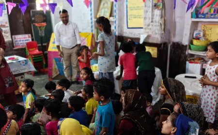 आगरा की सीडीओ ने स्कूल रेडीनेस मेले में परखी नन्हों की प्रतिभा, कौशलपुर-2 आंगनबाड़ी केंद्र पर खेल-खेल में मजबूत हुई बच्चों की बुनियाद