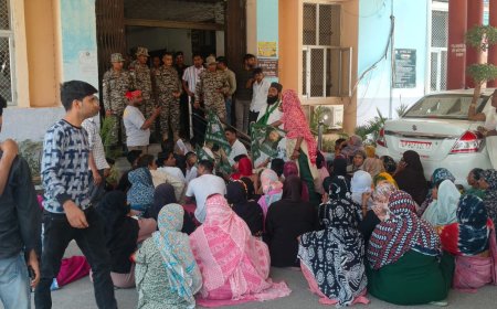 शारदा विहार नई बस्ती में विकास के लिए फूटा गुस्सा, नगर निगम में महिलाओं ने अधिकारियों वाला गेट घेरा, धरना-प्रदर्शन और जमकर नारेबाजी