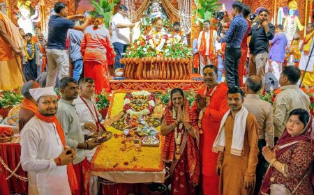 श्रीमनःकामेश्वर मंदिर मठ के भागवत ज्ञान यज्ञ, शिव परिवार संस्था की शिवमहापुराण कथा और इस्कॉन-राधा सखी ग्रुप के कथा महोत्सव में उमड़ी श्रद्धा