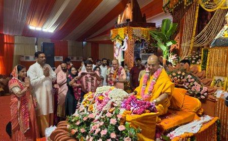 श्री मनःकामेश्वर मंदिर मठ के श्रीमद्भागवत ज्ञान यज्ञ में सुदामा प्रसंग पर भावनाओं का सैलाब, ड्रोन से पुष्पवर्षा, श्री कृष्ण गोविंद हरे मुरारी...से गूंजा कथा मंडप