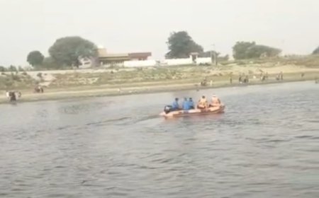 गंगा दशहरा पर यमुना में समाया युवक, आगरा के बटेश्वर घाट पर चीख-पुकार, चेतावनी के बाद भी नहीं थम रहे हादसे, स्नान के दौरान गहरे पानी में चला गया था
