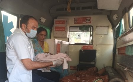 फतेहपुर सीकरी में एम्बुलेंस में गूंजी किलकारी, सीकरी चार हिस्सा में आग से अफरा-तफरी, पानी के लिए महिलाओं ने पालिका कार्यालय पर मटके फोड़े