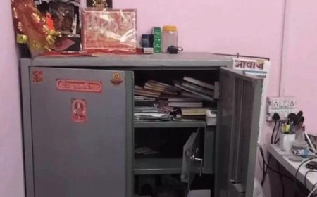 आगरा में पैथोलॉजी ऑफिस पर चोरों का धावा, ताला तोड़कर उड़ाए लाखों रुपये, सीसीटीवी में कैद हुई वारदात