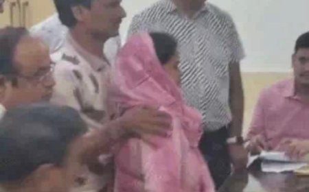 मेरा कुनाल लौटा दो साहब,कलेक्ट्रेट में गूंजती रही मां की चीख, जिप लाइन हादसे पर इंसाफ मांगता परिवार