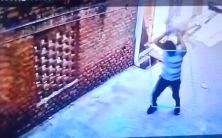 मासूम पर दरिंदगी की इंतहा! सीसीटीवी में कैद हुई हैवानियत, बच्चे को बार-बार जमीन पर पटकता दिखा आरोपी, शिकोहाबाद में मासूम की हत्या का वीडियो सामने आते ही लोगों में भारी गुस्सा, उठाई फांसी की मांग
