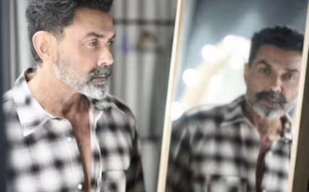 ‘एनिमल’ ने बदली बॉबी देओल की किस्मत, डिप्रेशन और शराब की लत से निकलकर बने बॉलीवुड के सबसे डिमांडिंग स्टार