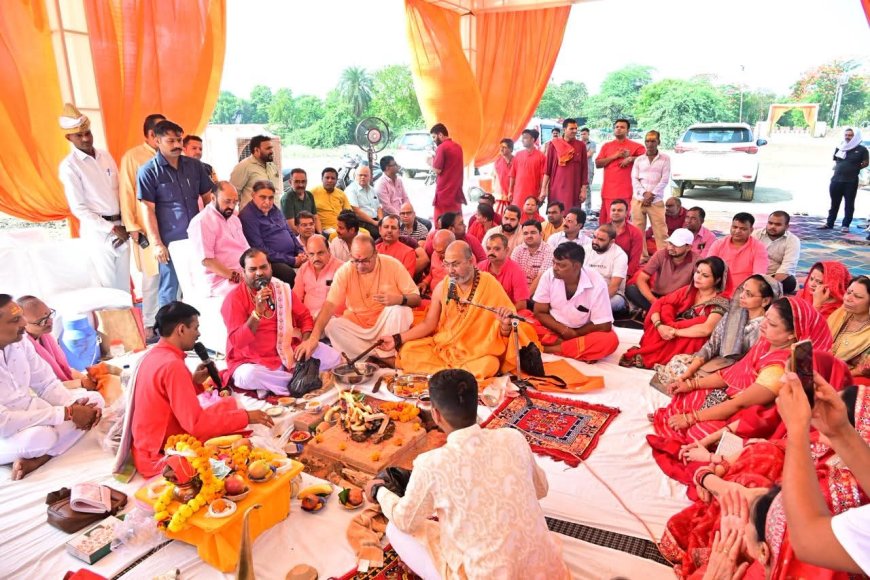 पुरुषोत्तम मास में श्रीमनःकामेश्वर मठ के श्रीमद्भागवत ज्ञान यज्ञ के लिए भूमि पूजन, आगरा में 17 से 24 मई तक होगा आयोजन