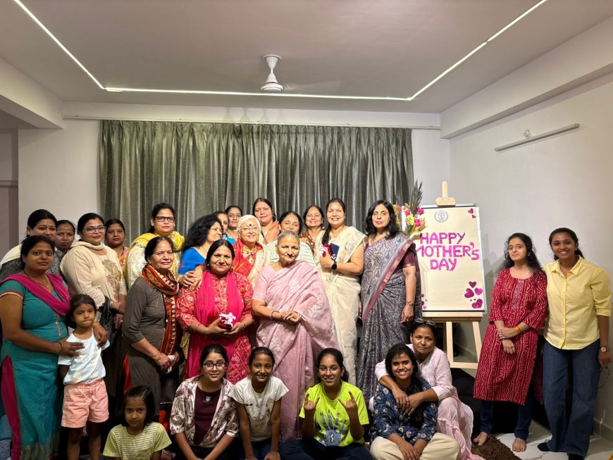 मां के सम्मान में भावनाओं का महासंगम, मदर्स डे पर आगरा में उमड़ा प्रेम, संस्कृति और संवेदना का सैलाब, कहीं गीतों में छलका मातृत्व, कहीं सम्मान से झुकीं नजरें, तो कहीं यमुना मैया को मां मानकर हुई आरती