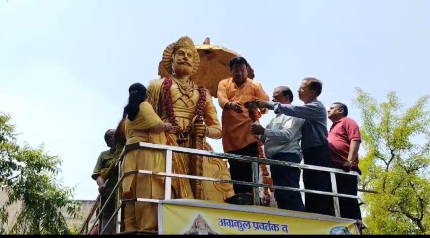 सेवा आगरा ने महाराजा अग्रसेन प्रतिमा का किया दुग्धाभिषेक और आरती, समाज के सुख-दुख में खड़े रहने का लिया संकल्प