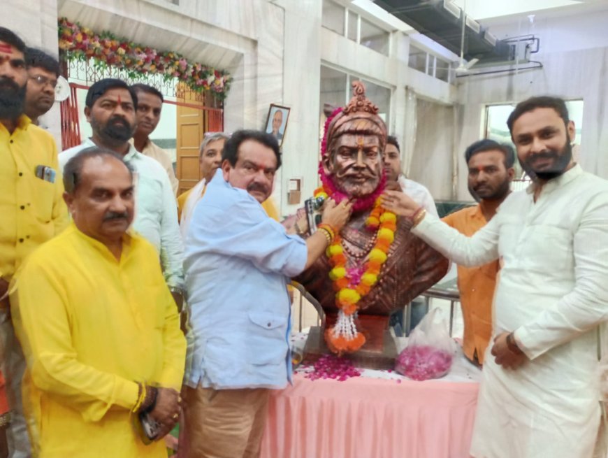 आगरा में मनाया गया छत्रपति संभाजी महाराज का जन्मोत्सव, केंद्रीय मंत्री प्रो. बघेल ने किया माल्यार्पण