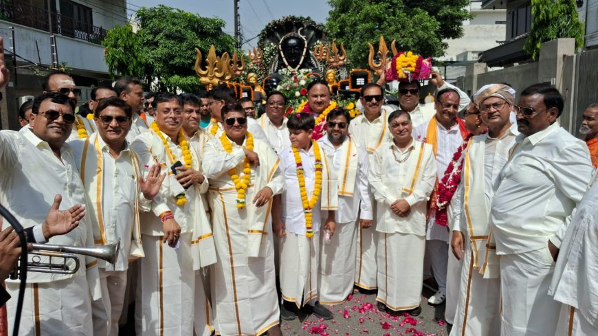 शिव महापुराण कथा के लिए सात शिवालयों की दिव्य पालकियों संग निकली कलश यात्रा, 251 महिलाओं ने दक्षिण भारतीय वेशभूषा में बढ़ाया आस्था का वैभव