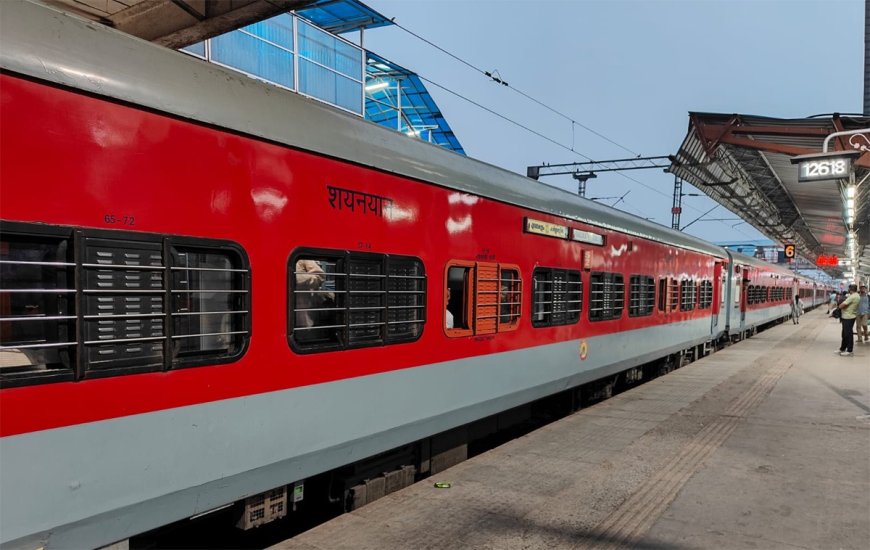 लेखपाल परीक्षा को लेकर रेलवे का बड़ा फैसला, अभ्यर्थियों के लिए बरेली से मथुरा तक परीक्षा स्पेशल गाड़ी चलेगी, कई ट्रेनों का समय बदला
