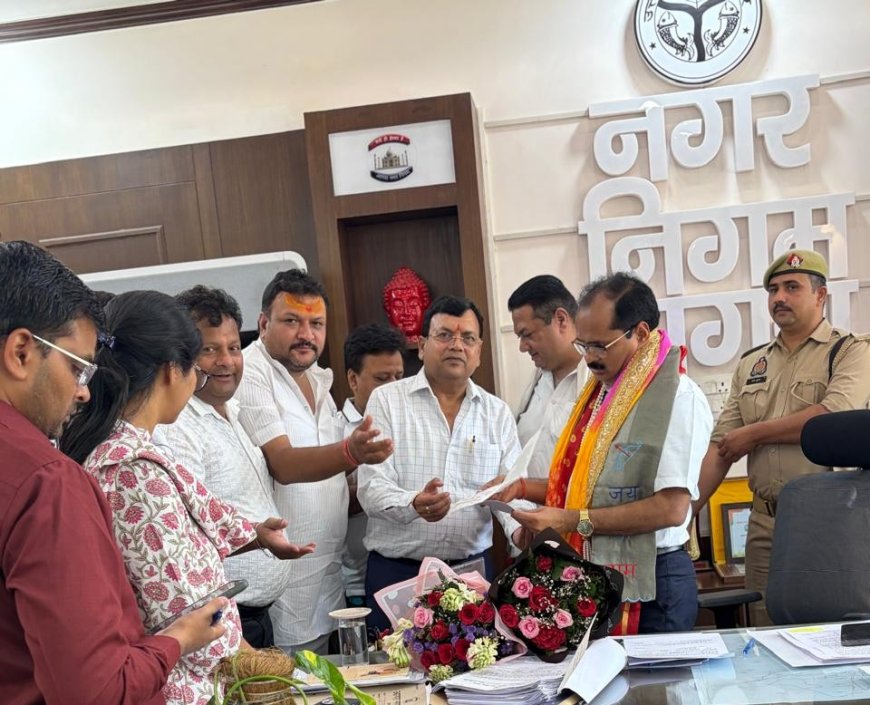 आदर्श मंडी सिर्फ फाइलों में कैद! मोतीगंज के व्यापारियों का फूटा गुस्सा और पूछा मेयर के दो साल पुराने वादे का क्या हुआ, बदहाल सड़कों, जलभराव और अव्यवस्था पर नगरायुक्त को ज्ञापन देकर आंदोलन की चेतावनी
