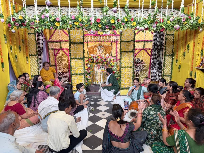श्री मथुराधीश जी मंदिर में राधाष्टमी महोत्सव: पालने में विराजीं राधारानी, पंचामृत से हुआ अभिषेक