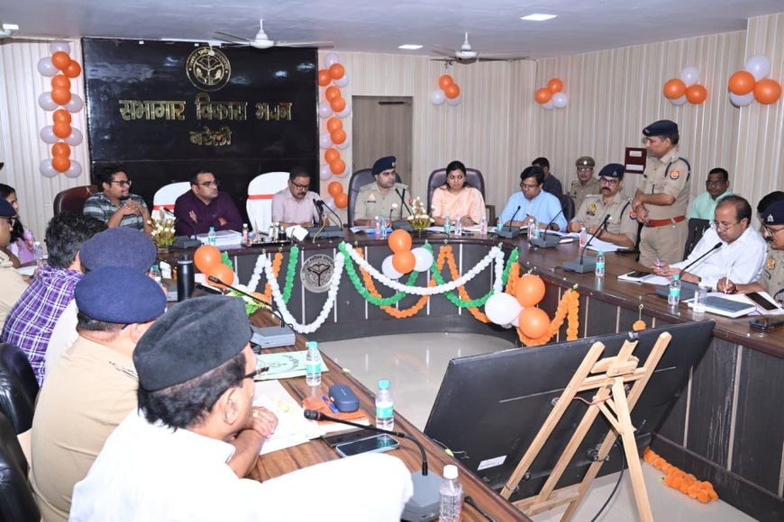 बकरीद पर बरेली अलर्ट: जोनल-सेक्टर मजिस्ट्रेटों के हवाले शहर, सोशल मीडिया से सड़कों तक पुलिस का पहरा, 2423 मस्जिदों और 179 ईदगाहों पर नमाज, संवेदनशील इलाकों में अतिरिक्त फोर्स तैनात, अफवाह फैलाने वालों पर सख्त कार्रवाई के आदेश, साइबर टीमें हुईं एक्टिव