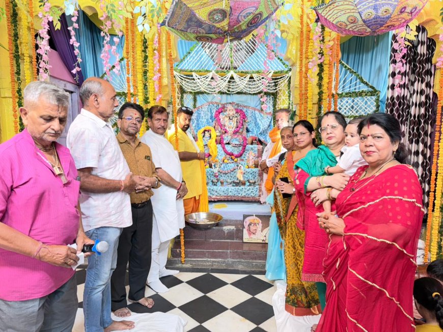 श्रीठाकुर मथुराधीश जी महाराज मंदिर में दान लीला मनोरथ, दही प्रसाद से अभिषिक्त हुआ भक्तिभाव