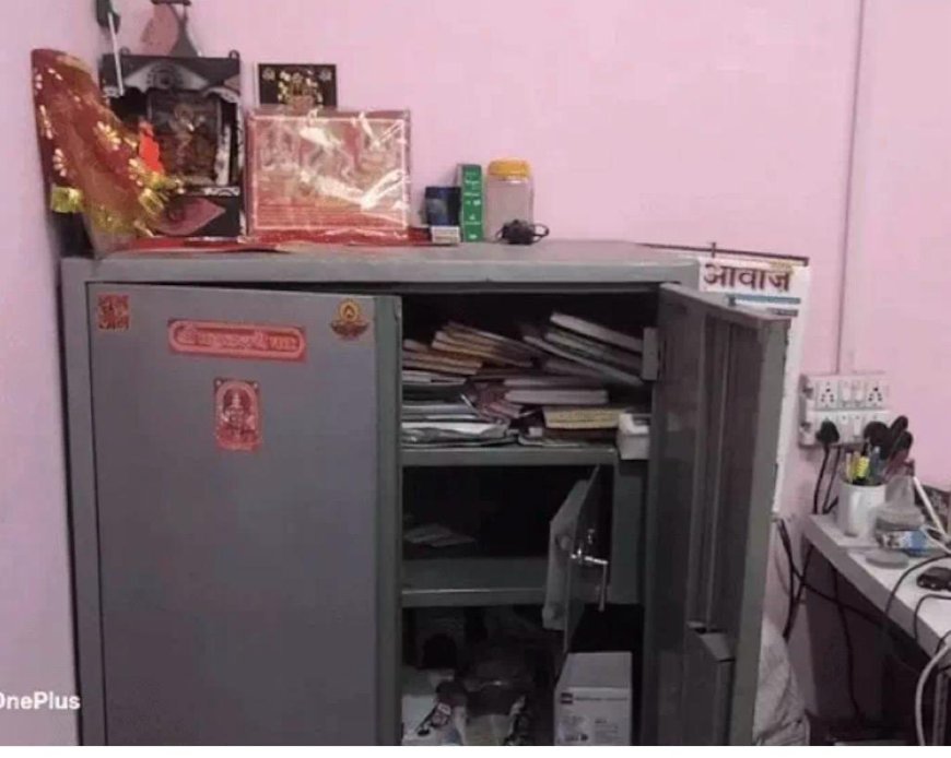 आगरा में पैथोलॉजी ऑफिस पर चोरों का धावा, ताला तोड़कर उड़ाए लाखों रुपये, सीसीटीवी में कैद हुई वारदात