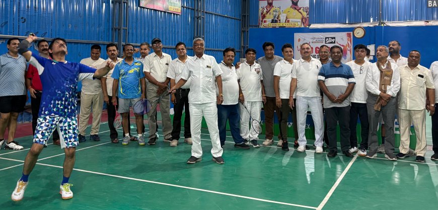 जीएसटी अधिकारियों और व्यापारियों के मैत्री बैडमिंटन मैच में आगरा व्यापार मंडल बना चैंपियन, प्रशांत मंगल–संजीव गुप्ता की जोड़ी ने फाइनल में दिखाया दम