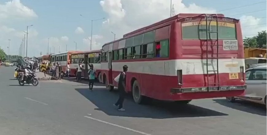 कल से हाथरस-अलीगढ़ रूट की बसें आईएसबीटी से बाहर, टेढ़ी बगिया के सैटेलाइट बस अड्डे से होगा संचालन, हाईवे को बस स्टाप की तरह इस्तेमाल करने वाली एटा-फिरोजाबाद रूट की बसों पर अभी भी लगाम की जरूरत