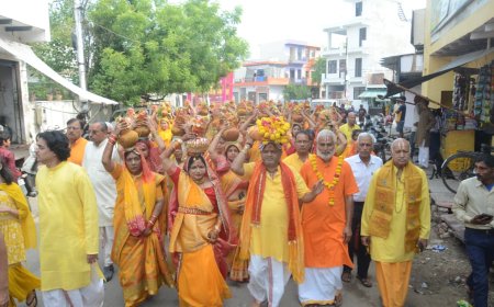 आगरा में निकली भागवत कथा की भव्य कलश यात्रा, खाटू श्याम मंदिर में फूल बंगला और प्रेमनिधि मंदिर में नौका विहार उत्सव ने भक्तों को किया भावविभोर   