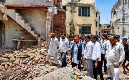 आगरा में बारिश के दौरान दलितों के मकान ढहने के मामले में सपा ने प्रशासन को घेरा, डीएम ने दिया दो दिन में राहत का आश्वासन