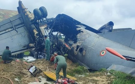 असम में वायुसेना का AN-32 विमान हादसे का शिकार, पांच जवानों की शहादत से देश शोकाकुल, जोरहाट एयरबेस पर लैंडिंग के दौरान हुआ दर्दनाक हादसा, सह-पायलट गंभीर घायल, वायुसेना ने बैठाई कोर्ट ऑफ इन्क्वायरी