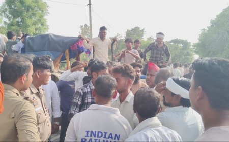 आगरा के फतेहाबाद क्षेत्र में रफ्तार का खूनी तांडव: तेज रफ्तार थार ने छीनी युवक की जिंदगी, ग्रामीणों ने शव रखकर सड़क पर लगाया जाम